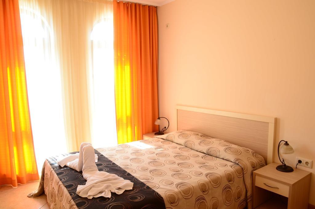 Royal Sun Aparthotel Pantai Sunny Bilik gambar